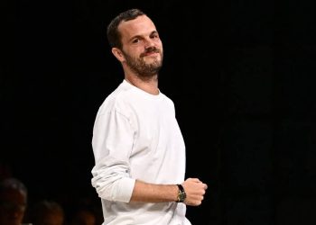 Blazy sorprende a Nueva York con su debut en Chanel