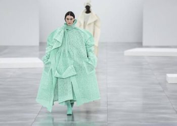 Camper se reinventa: Lujo y vanguardia con Issey Miyake