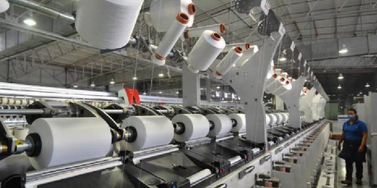 El freno en los costes laborales del textil en 2024 impulsa la recuperación