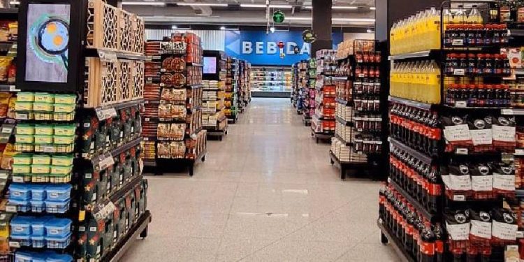 El poder de las exhibiciones en retail: Cómo las cabeceras y rejillas dan forma a la decisión de compra