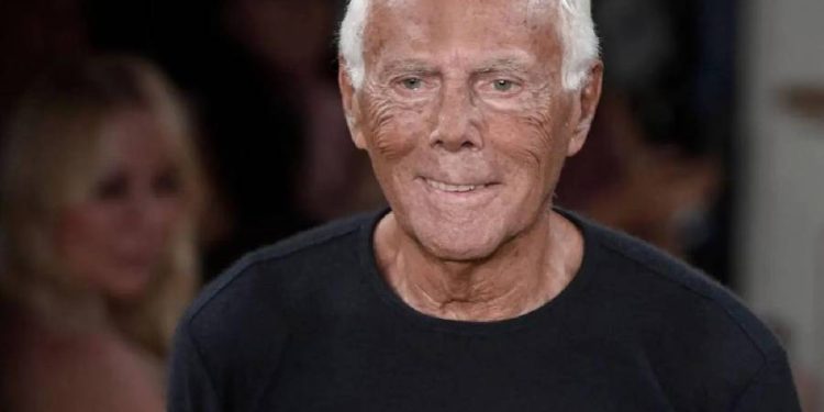 Giorgio Armani celebra medio siglo de elegancia en Milán