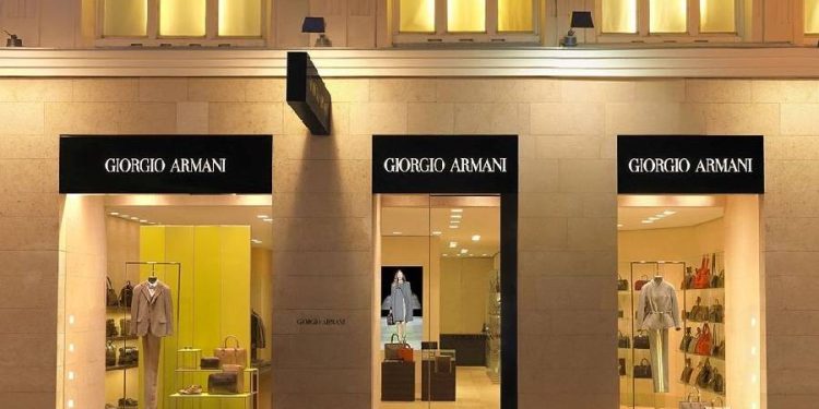Grupo Armani 2024: Retiro estratégico y reinversión para el futuro
