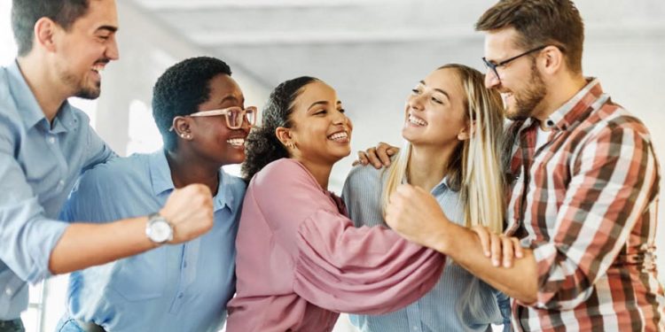Grupo o equipo de trabajo feliz recursos humanos