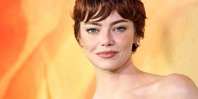 La transformación capilar de Emma Stone va más allá del estilo