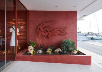 Lacoste revoluciona Marbella con su tienda ‘resort’ de lujo