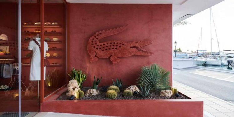 Lacoste revoluciona Marbella con su tienda ‘resort’ de lujo