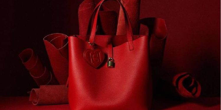Londres recibe con poder a Carolina Herrera de Textil Lonia