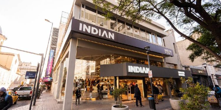 La marca uruguaya Indian inaugura tienda en Córdoba y refuerza su estrategia regional