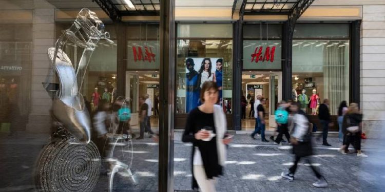 Persson toma el mando: El futuro de H&M en la mira de la privatización