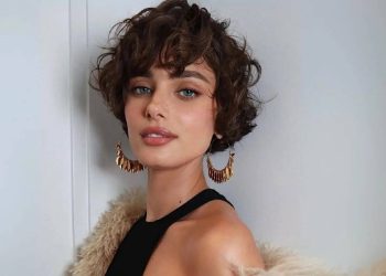 Revolución en cabello rizado: El corte Shag domina el verano