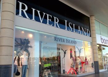 River Island al borde de la quiebra: urgente reestructuración y capital