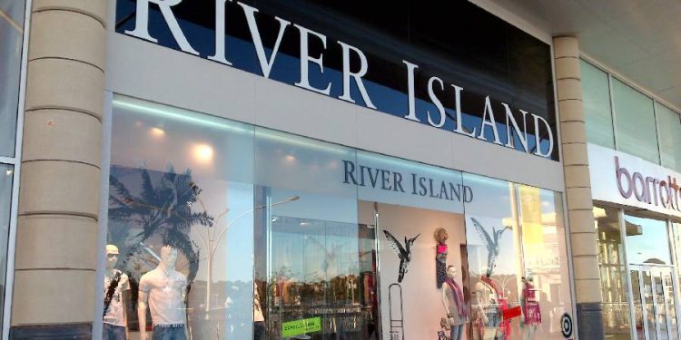 River Island al borde de la quiebra: urgente reestructuración y capital