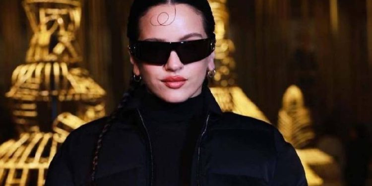 Rosalía revoluciona con su apuesta a la moda urbana
