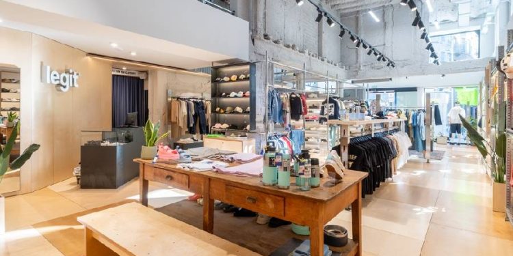 Yorga revoluciona la moda juvenil con el concepto total look de Legit