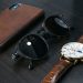 accesorios de lujo para hombres smartphone lentes reloj tonalidad marron cuero