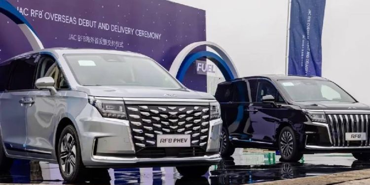 La marca china que presentó un nuevo auto y quiere ganarle a Toyota