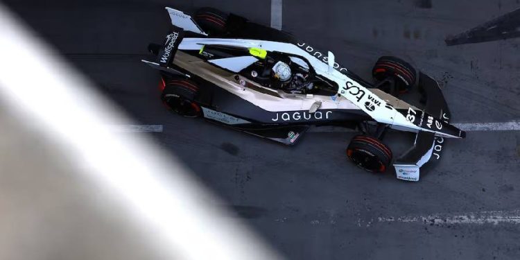 Jaguar irrumpe en la guerra entre Porsche y Nissan