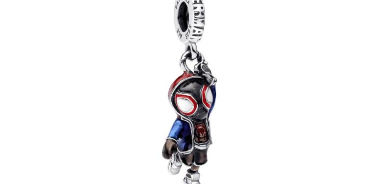 Pandora lanza charm de Miles Morales para celebrar el Día de Spider-Man