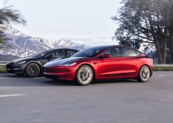 Las ventas de coches eléctricos marcan un nuevo récord en España gracias a Tesla, que ha arrasado a las marcas chinas