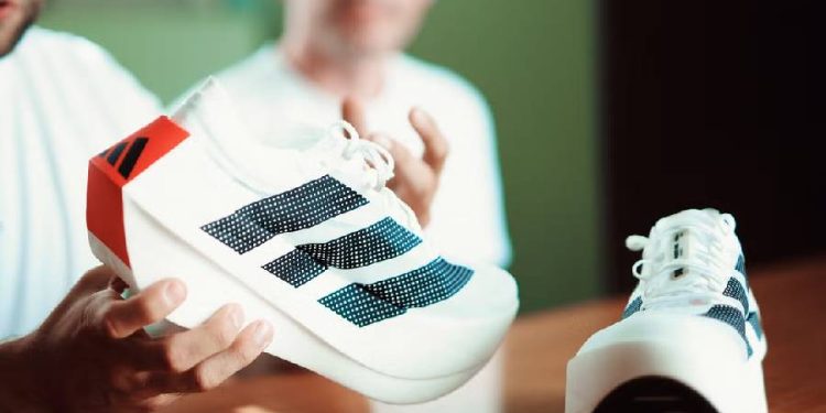 Las Adidas Adizero Evo Prime X posiblemente sean las zapatillas de competición más radicales y rápidas de 2025