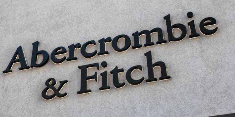 Abercrombie pasa a la ofensiva tras once trimestres de crecimiento