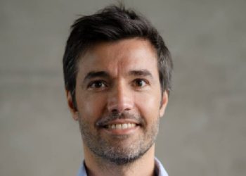 Alucinar, convencer y confiar: ¿Quién supervisa a la IA?