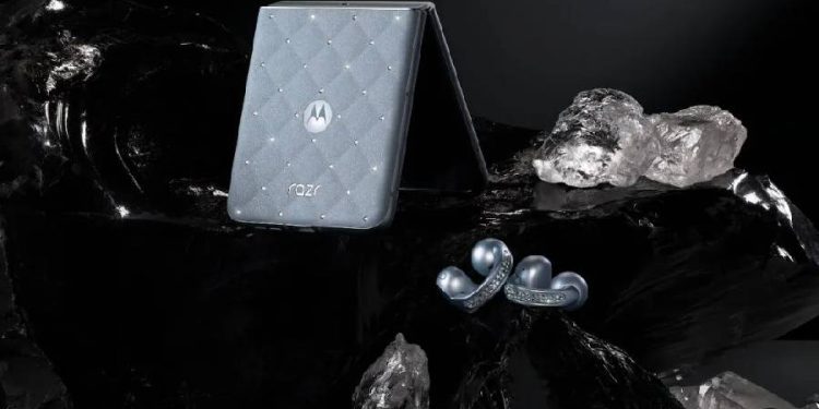 Brillo tecnológico: Motorola y Swarovski redefinen el lujo