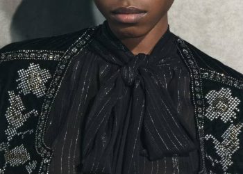 Chaqueta bordada de Zara: tendencia danesa que conquista la calle