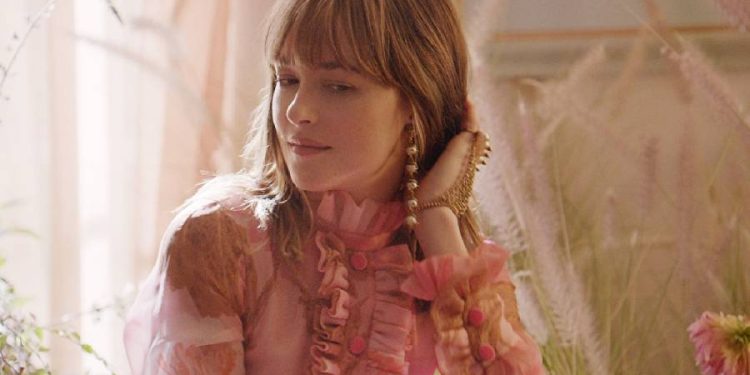 Dakota Johnson y la floración de Nettare di Fiori