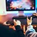 Día del gamer pareja jugando videojuegos