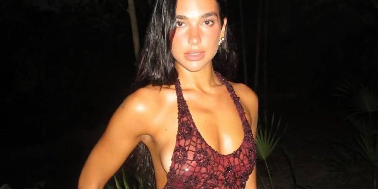 Dua Lipa celebra sus 30 años y deslumbra en Jamaica