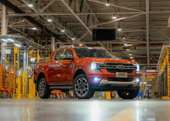 Ford Ranger 2025 roja