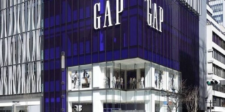 Gap estanca ventas y beneficios en plena transformación