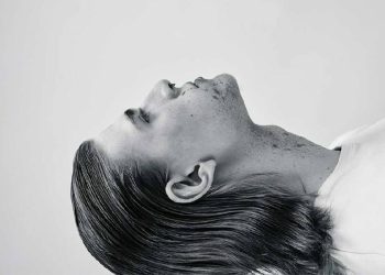 Joven talento de Barcelona revoluciona la fotografía de moda con un proyecto inspirado en el cine