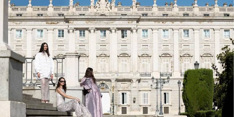 Madrid moda arranca con espectáculo frente al Palacio Real