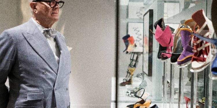 Manolo Blahnik recorta ventas frente a su transición al canal directo