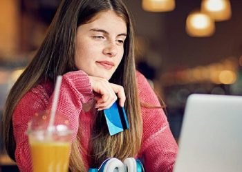 Millennials y Gen Z lideran la nueva forma de comprar