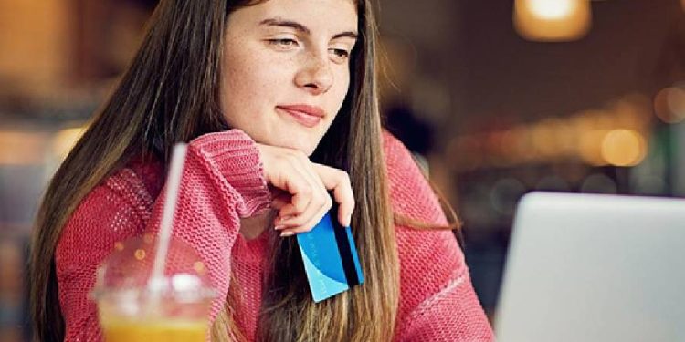 Millennials y Gen Z lideran la nueva forma de comprar