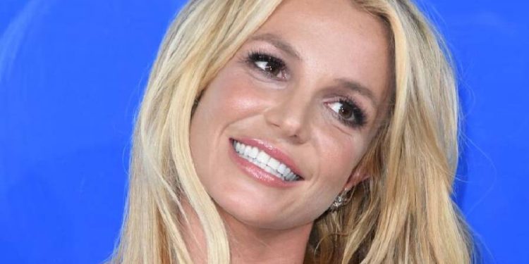 Mini bob de Britney: el look que volverá este otoño 2025
