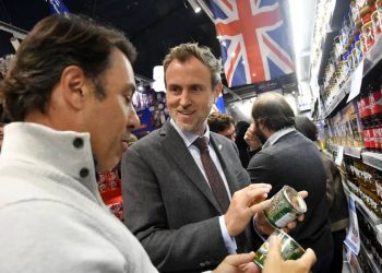 Tradición británica y sabor uruguayo se fusionan en fiesta de Tienda Inglesa