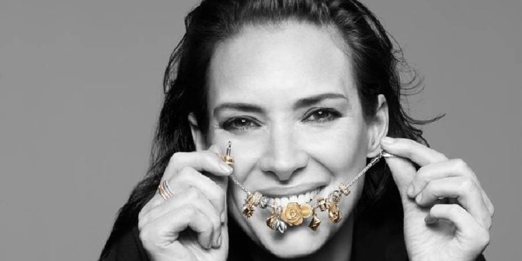 Pandora mantiene crecimiento pese a baja en Europa