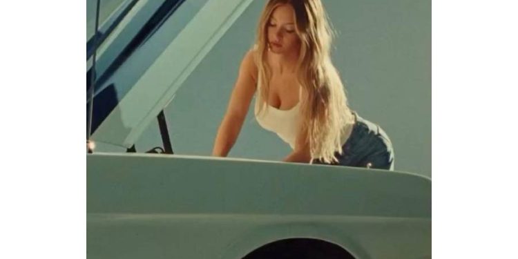 Potencia y nostalgia en la moda: ¿Qué nos dice la reaparición de los muscle cars en la publicidad?
