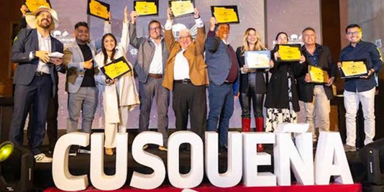 Premiacion tour gastronomico en Cusqueña