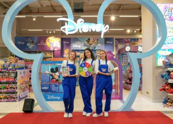 Productos Disney dentrod e Tienda Ripley en Plaza San Miguel