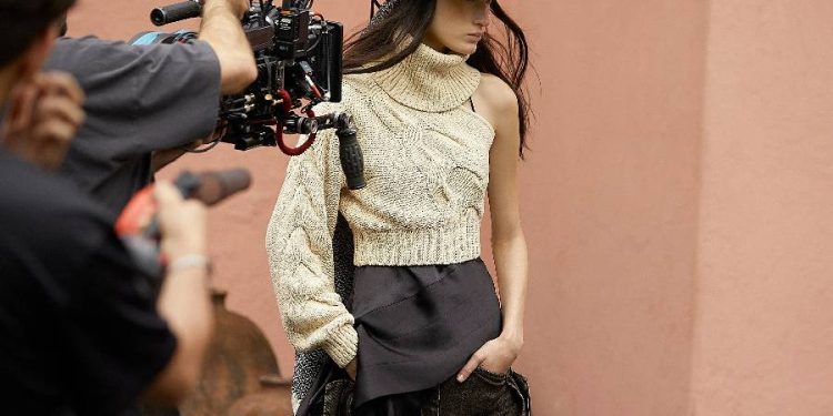 Resignificar la feminidad mexicana: H&M y Lorena Saravia