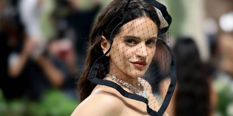 Rosalía: moda y música en una revolución fluida