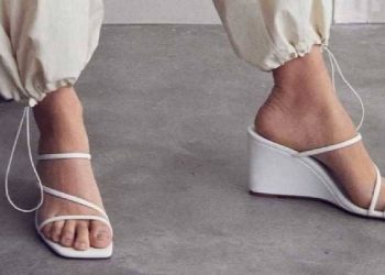 Sandalias de los 90 vuelven triunfantes en Mango por menos de 30 euros