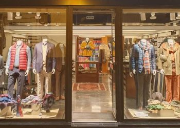 Sevilla: sol, cultura y una prenda premium para cada ocasión