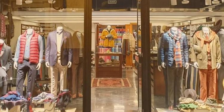 Sevilla: sol, cultura y una prenda premium para cada ocasión