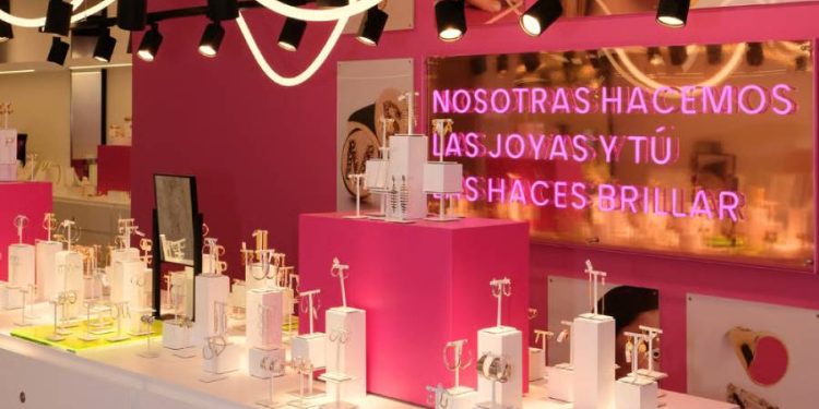 Singularu amplía su presencia en el norte: nueva tienda en Pamplona